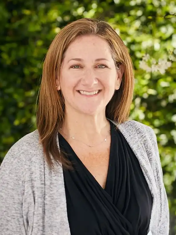 Sharon Lynn photo