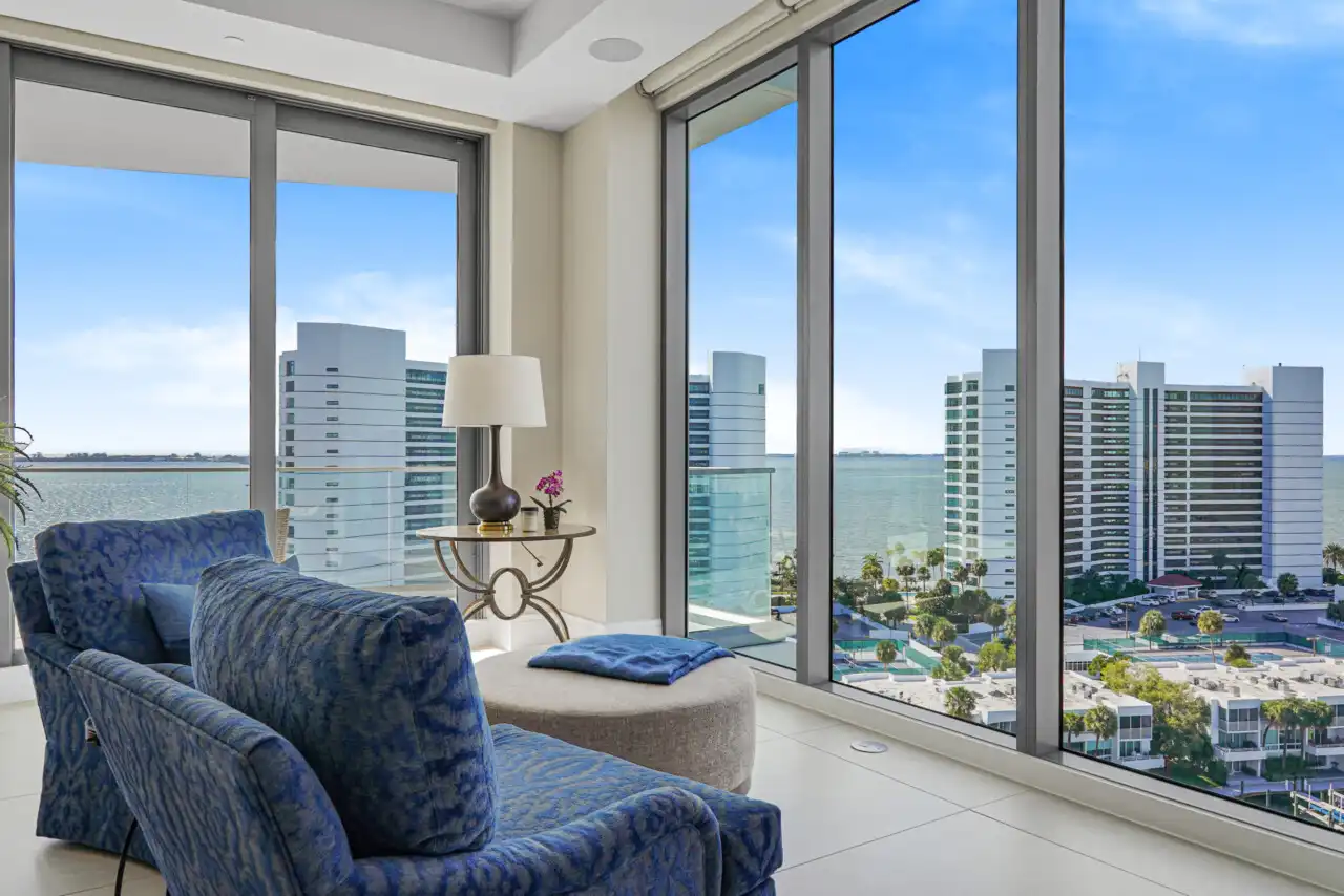 Ritz-Carlton Residence 1005