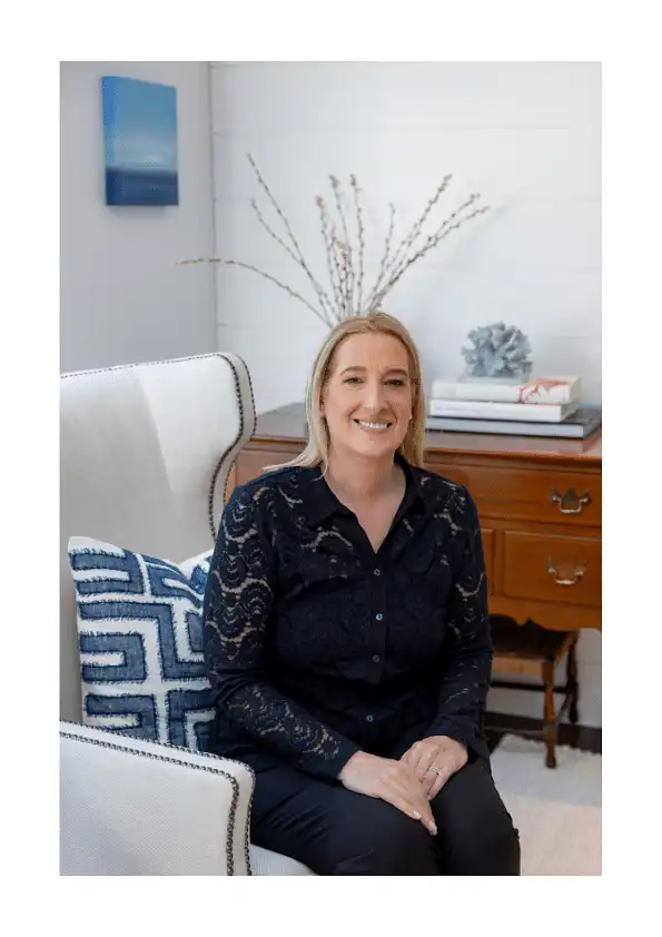 Christine Poppy photo