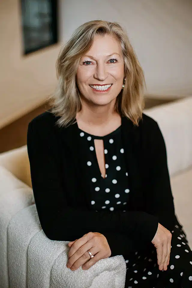 Lauren Holloway photo