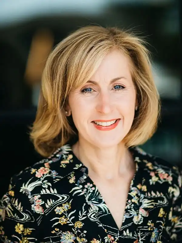 Stephanie Lowe photo