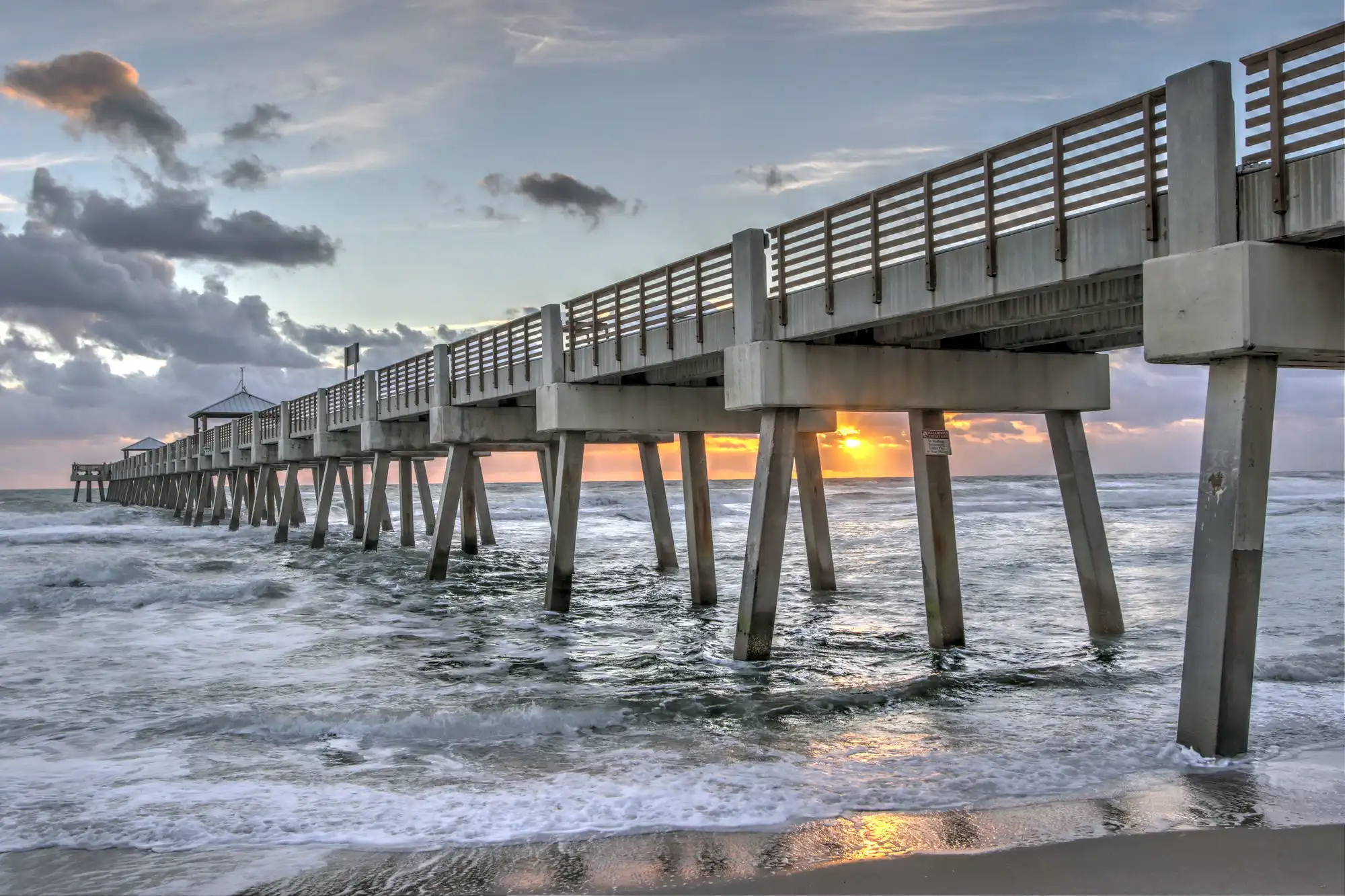 Juno_Beach-Fl-Pier-Sunrise.