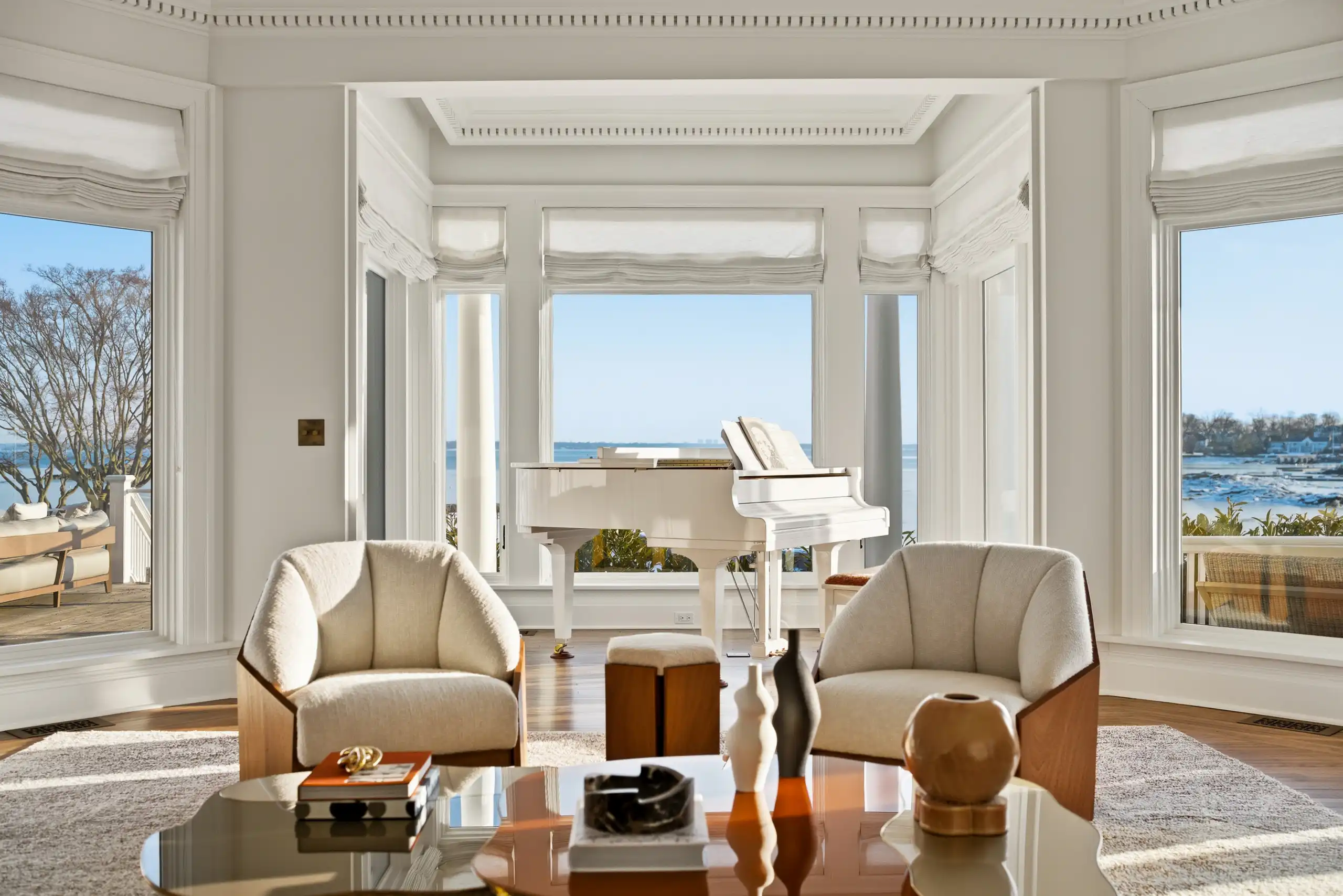 HommockInterior-5-Arch DigestLiving room with piano00175-remove chandelier