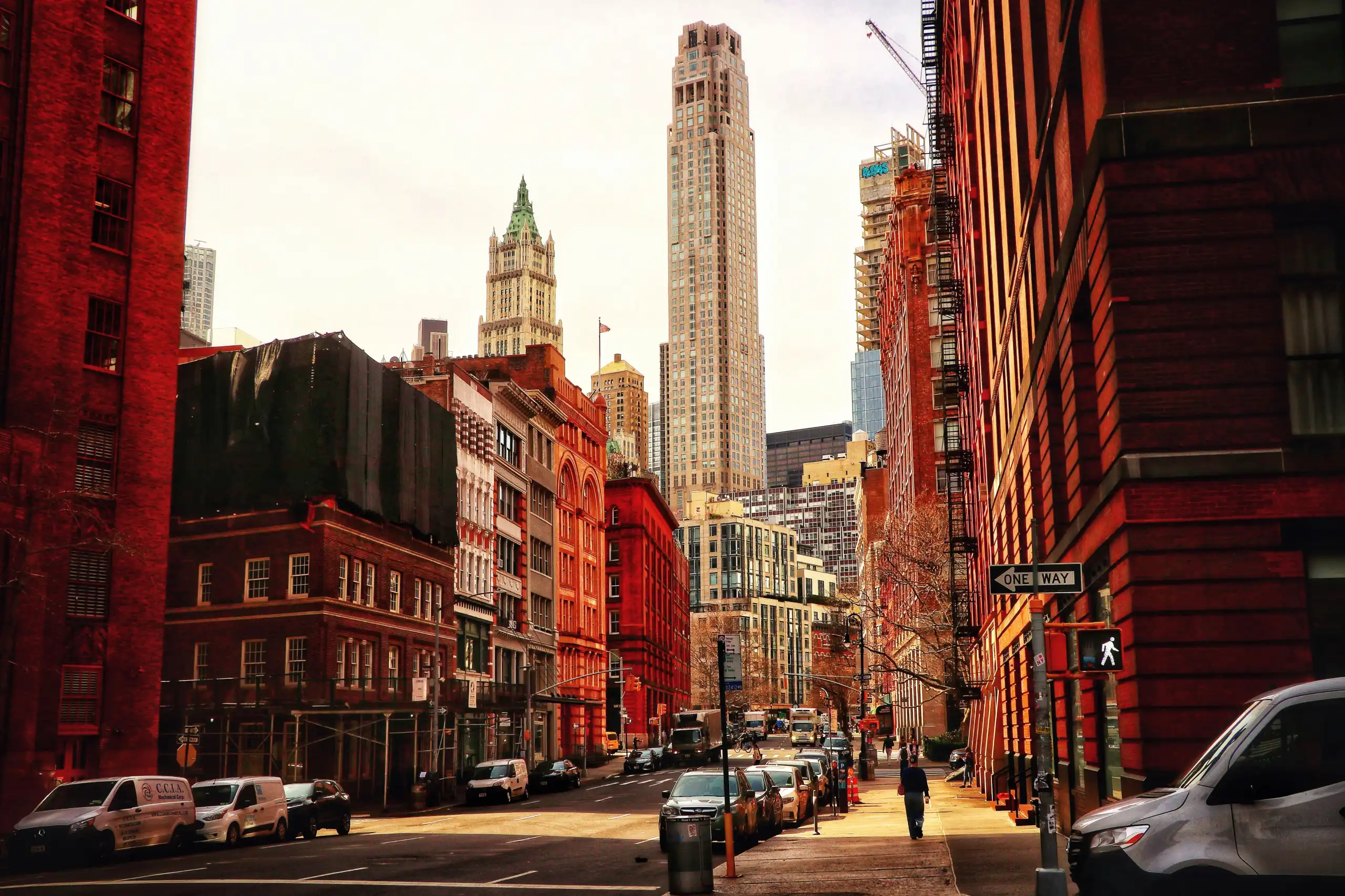Comparing Real Estate in Manhattan, NY vs Chicago, IL for 2026