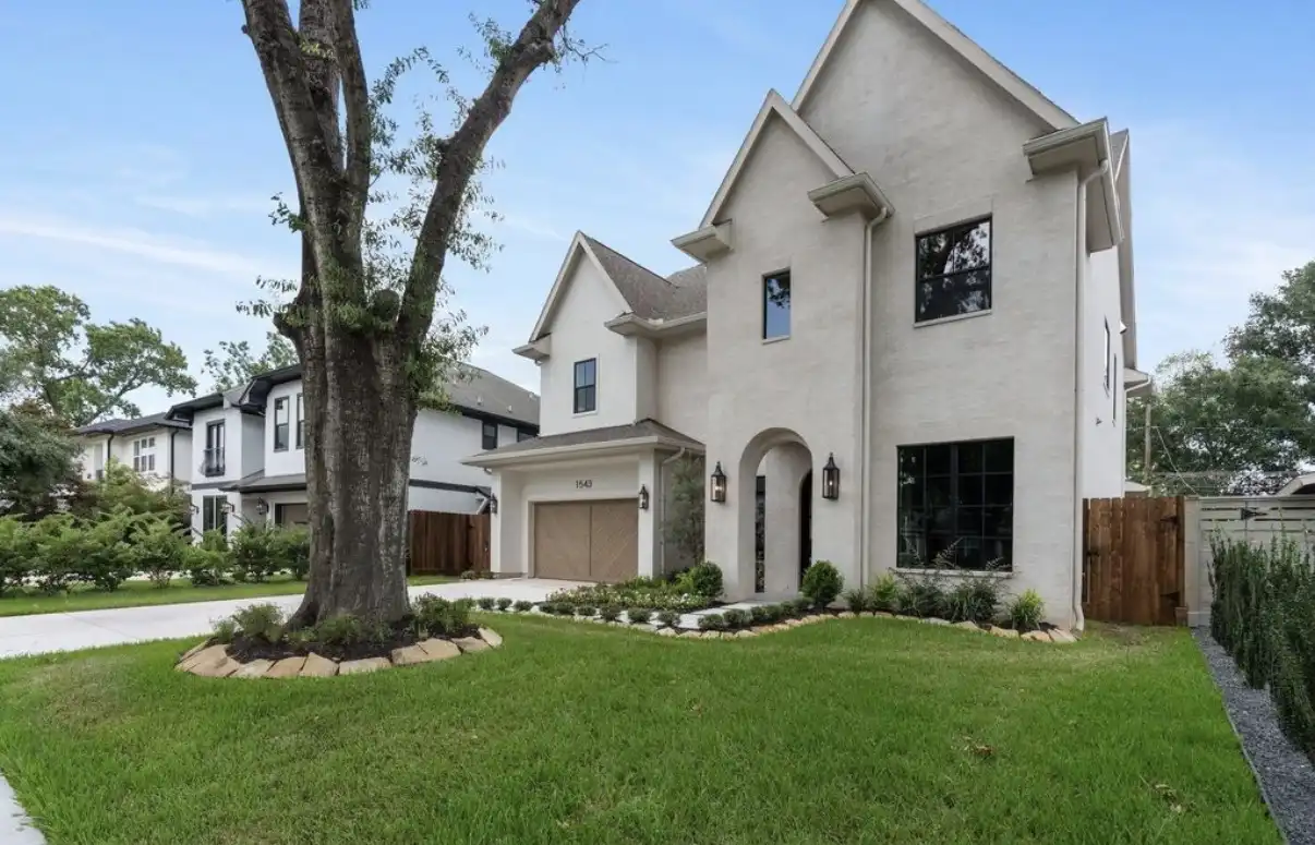Ranch homes on generous lots in Garden Oaks