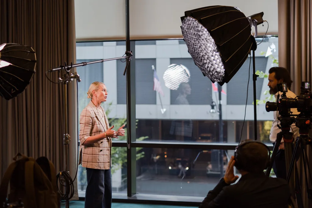 Blok team filming a video session with professional lighting
