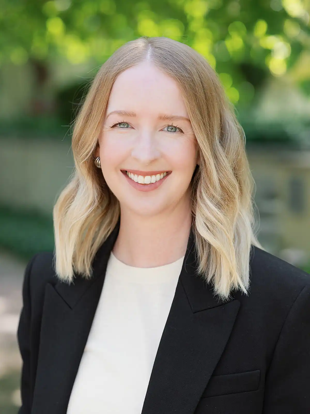 Tracy Holt