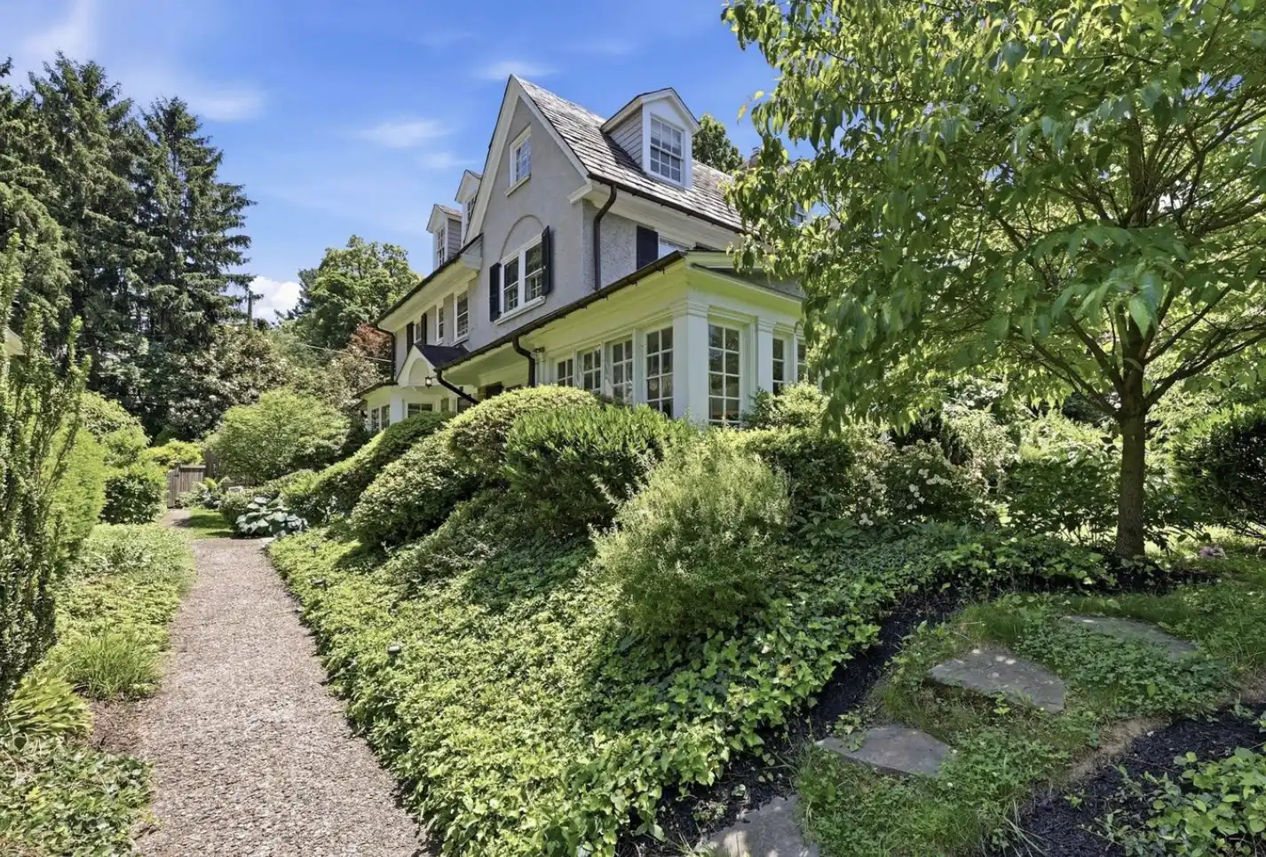 112 Springfield Ave. in Chestnut Hill Chestnut Hill - 112 W Springfield Ave