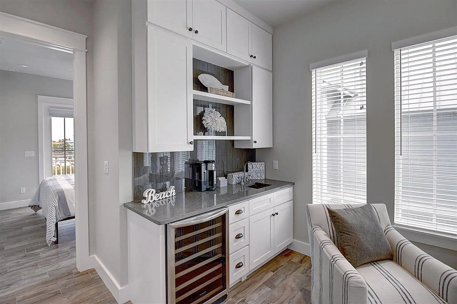 lazy days cinnamon shore wet bar