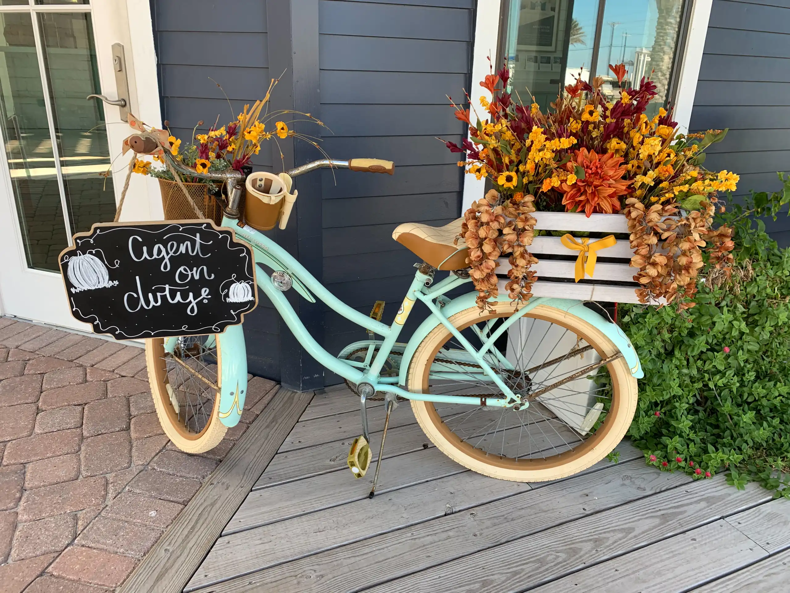 agent on duty bike