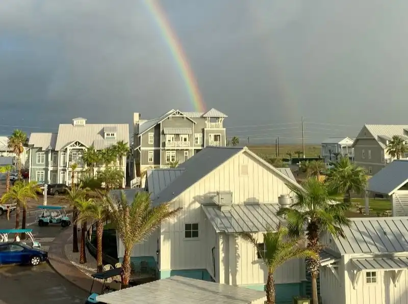 rainbow at cinnamon shore