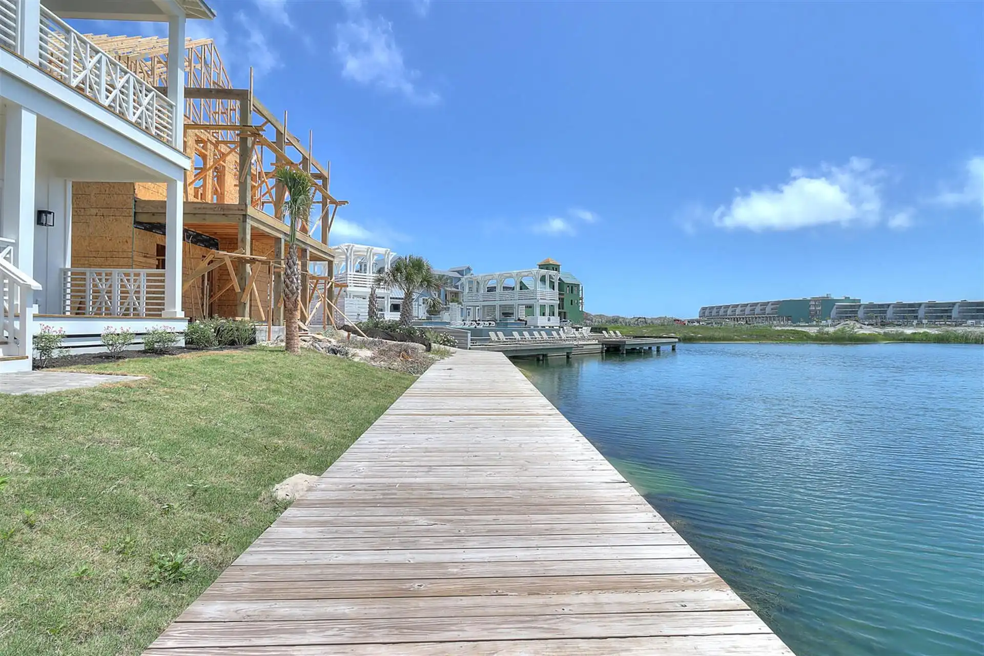 boardwalk to South pool