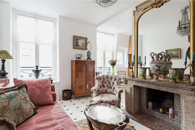 An opulent pied-a-terre sells fast