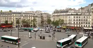Paris_place_du_18_juin