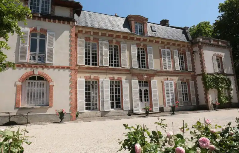 chateau-rosa-bonheur-paris-zigzag