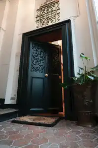 quai dOrleans front door