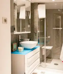 quai dOrleans upstairs bath