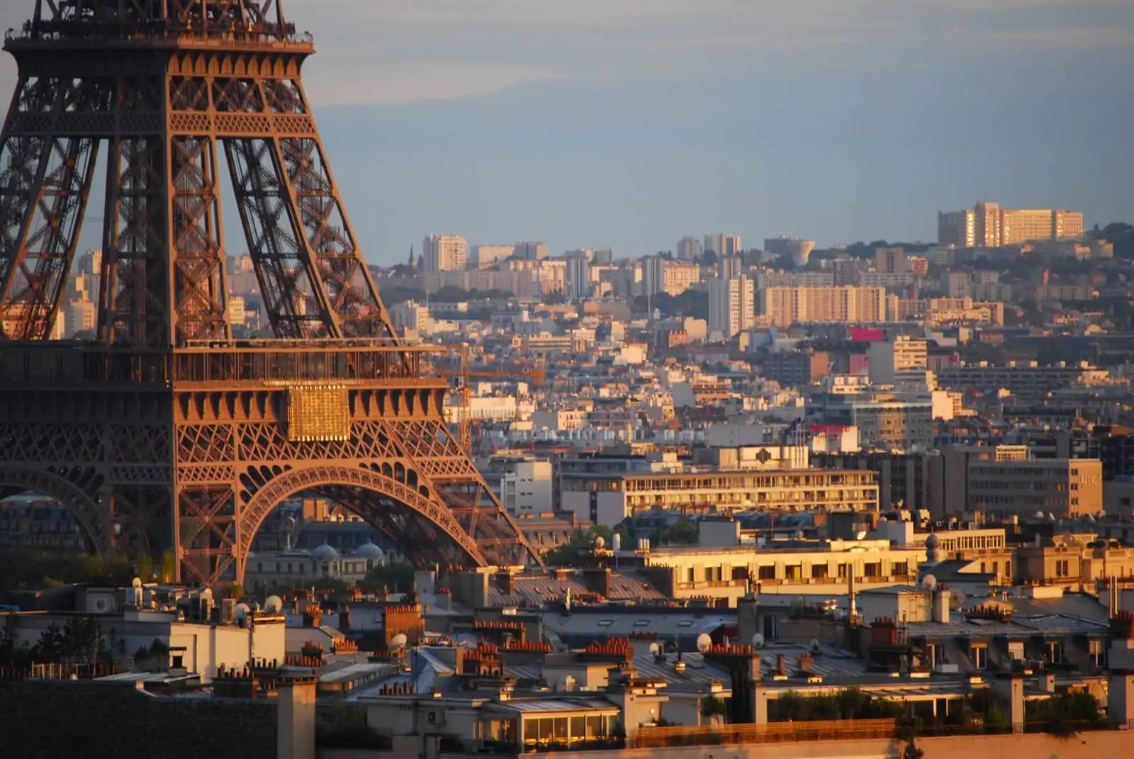 Meilleursagents records price fall in Paris in October, first in over a year
